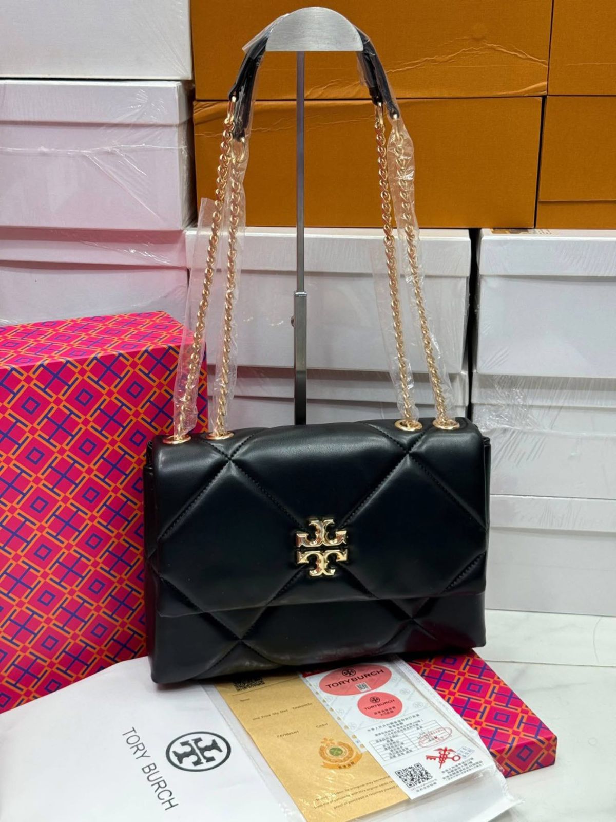 TORY BURCH KIRA DIAMOND QUILT – Women Convertible Shoulder Bag (Black)