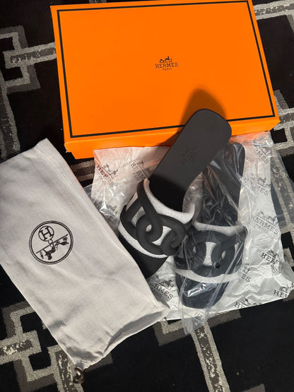 HERMÈS Aloha Slides – Premium Women Footwear (Black)