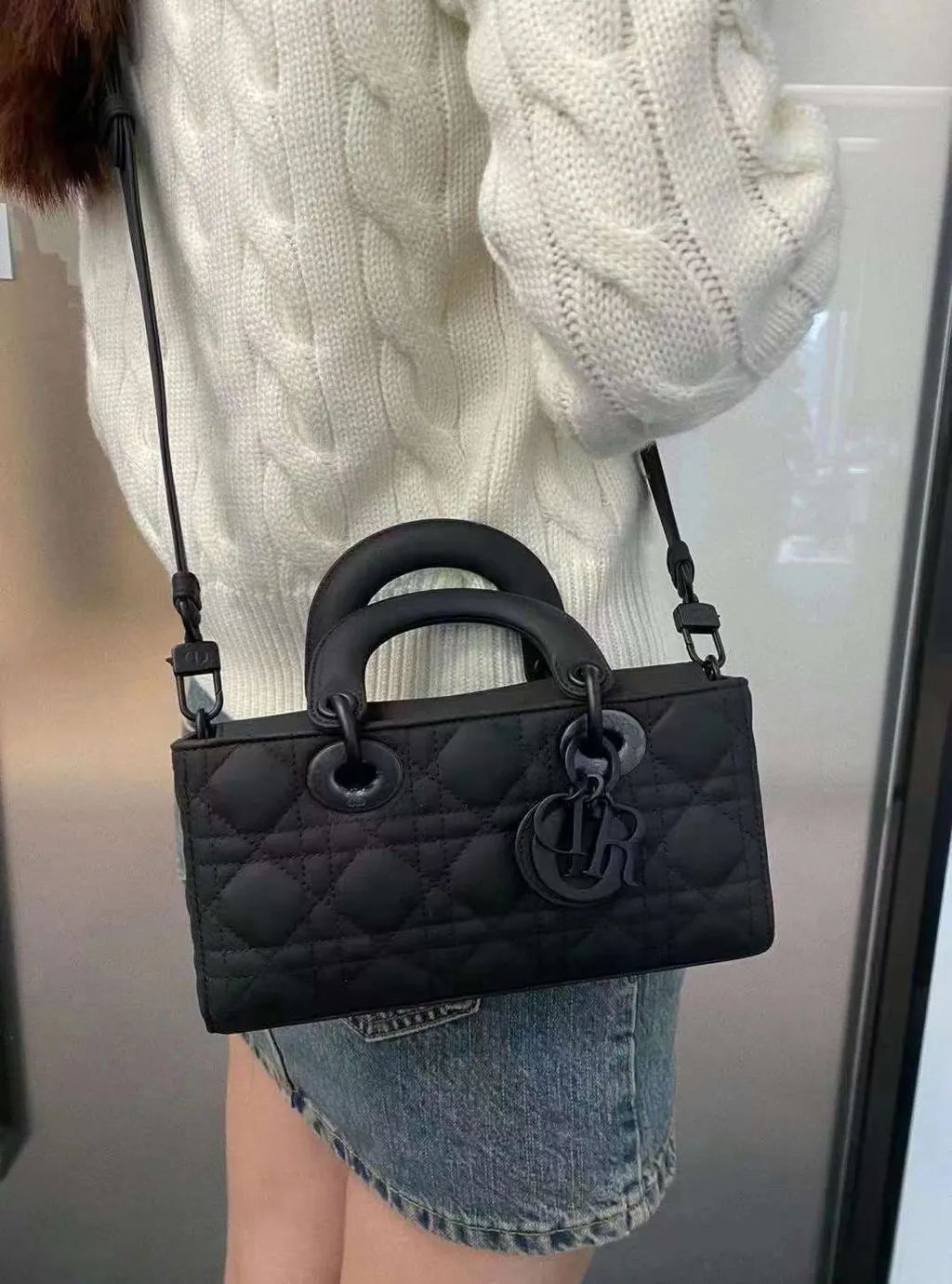 Christian Dior Master Quality Handbag – Premium Women Bag (Black)