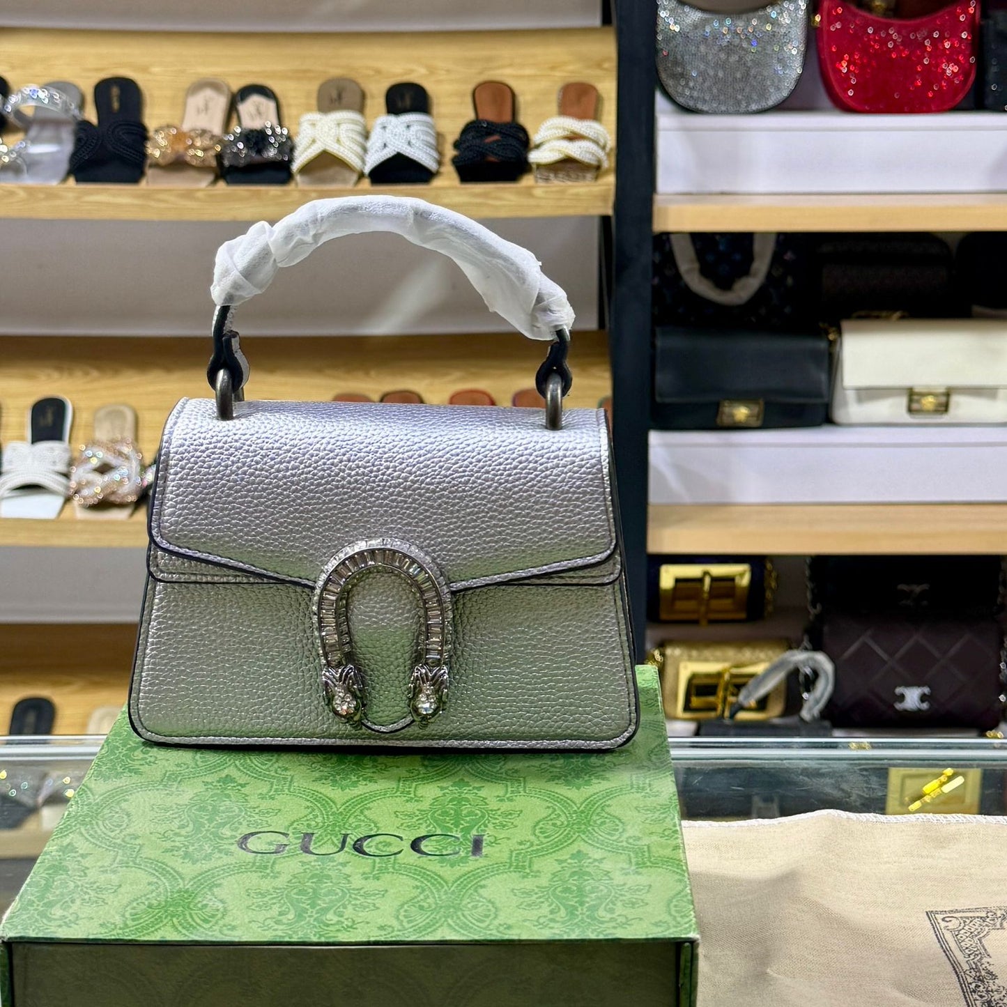 G-U-C-C-I Luxury Leather Finish Women Bag | Signature Edition (Silver)