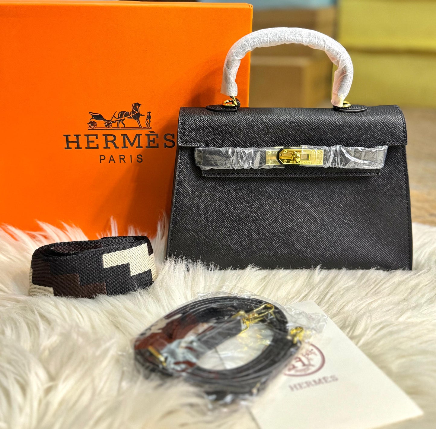 H-E-R-M-È-S Kelly 20 Mini Sellier – Petite Icon Women Bag (Black)