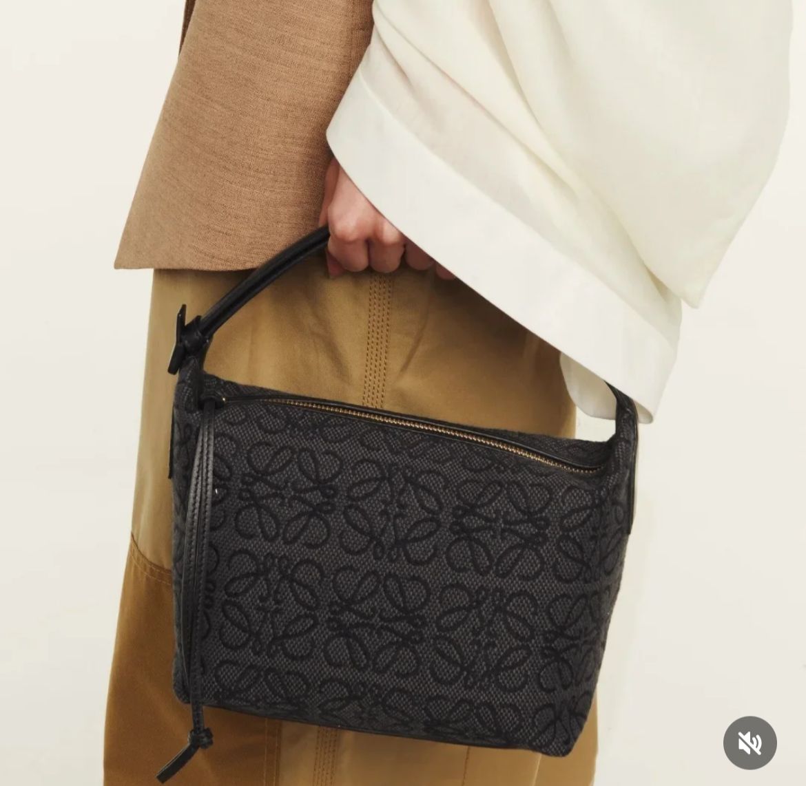 L-O-E-W-E Cubi Anagram Crossbody – Premium Women Bag (Black)