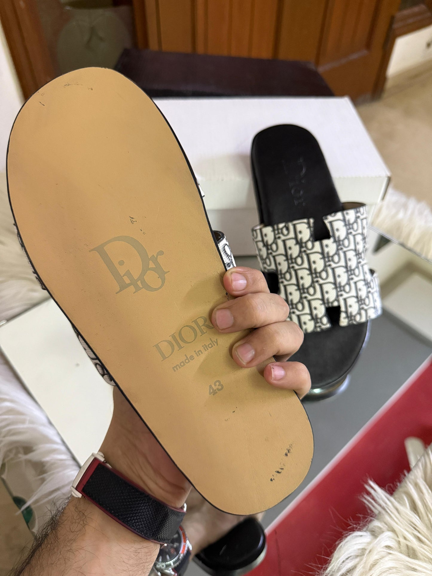 D-I-O-R Luxury Unisex Slippers – Premium Edition | (White)