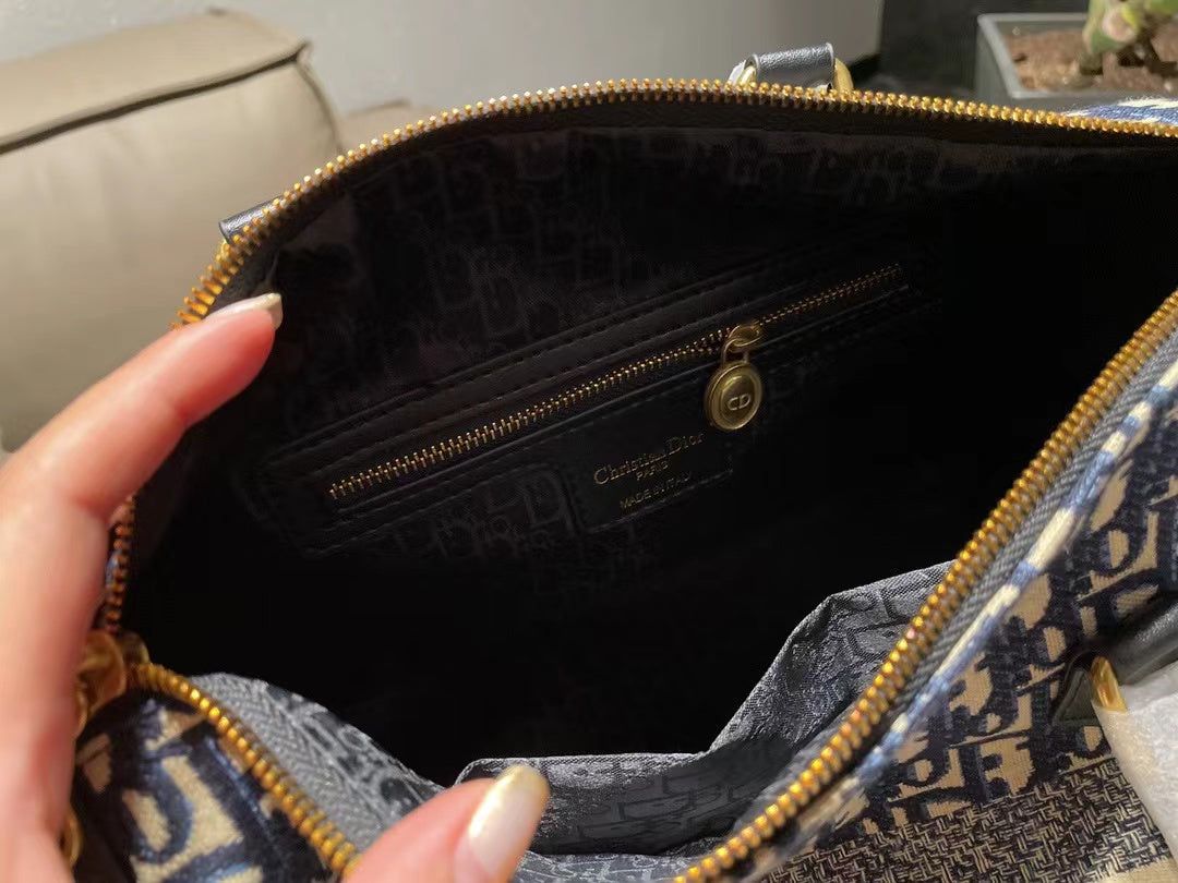 D-I-O-R Luxury Duffle Women Bag – Master Premium Edition | New Arrival
