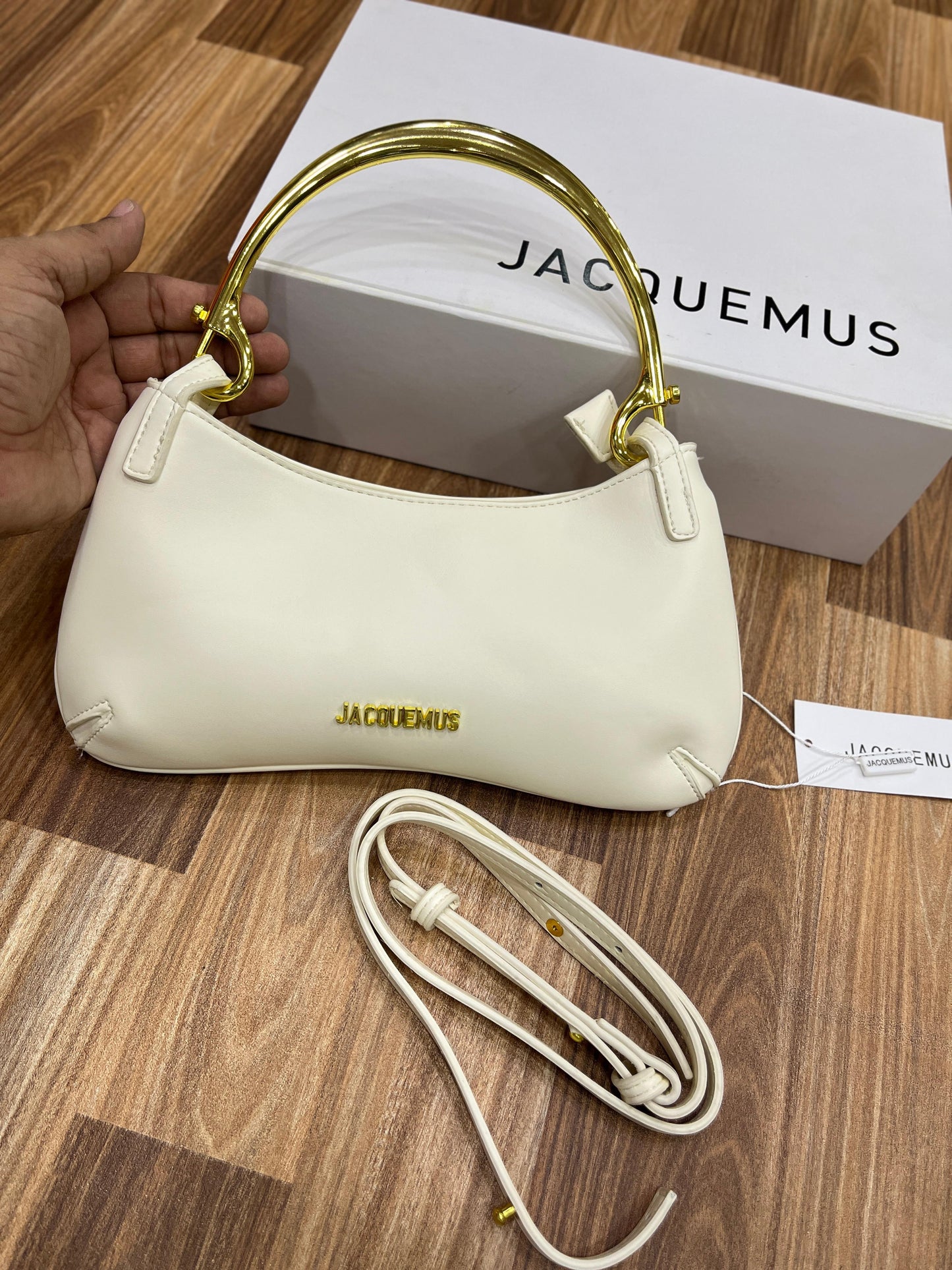 J-A-C-Q-U-E-M-U-S Le Bisou Mousqueton Women Bag – Luxury Edition (White)