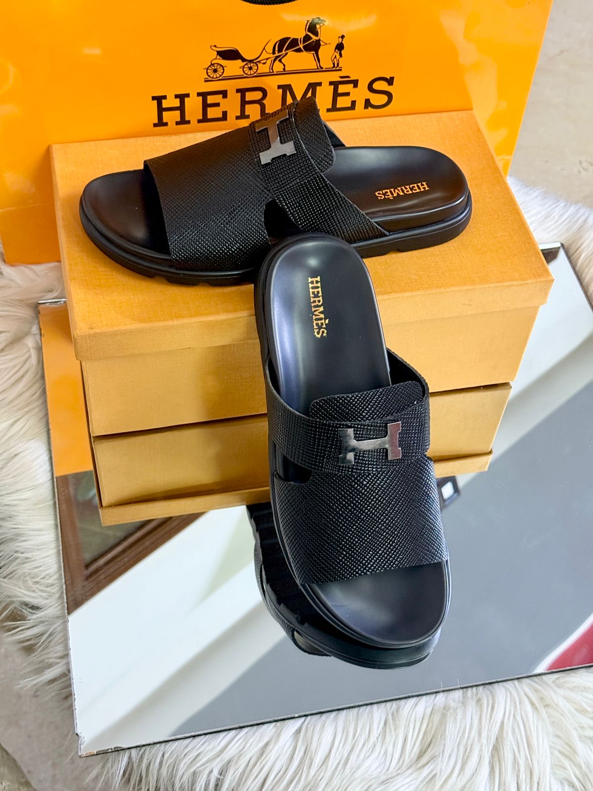 H-E-R-M-È-S Unisex Slippers – Premium Comfort Style (Black)