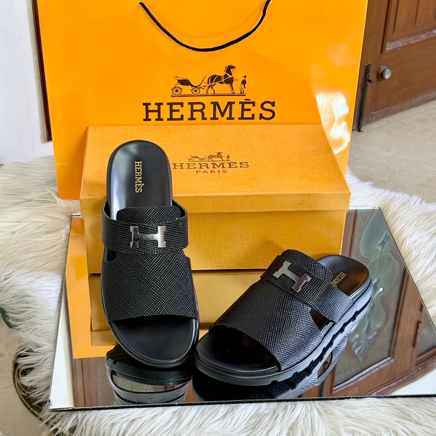 H-E-R-M-È-S Unisex Slippers – Premium Comfort Style (Black)