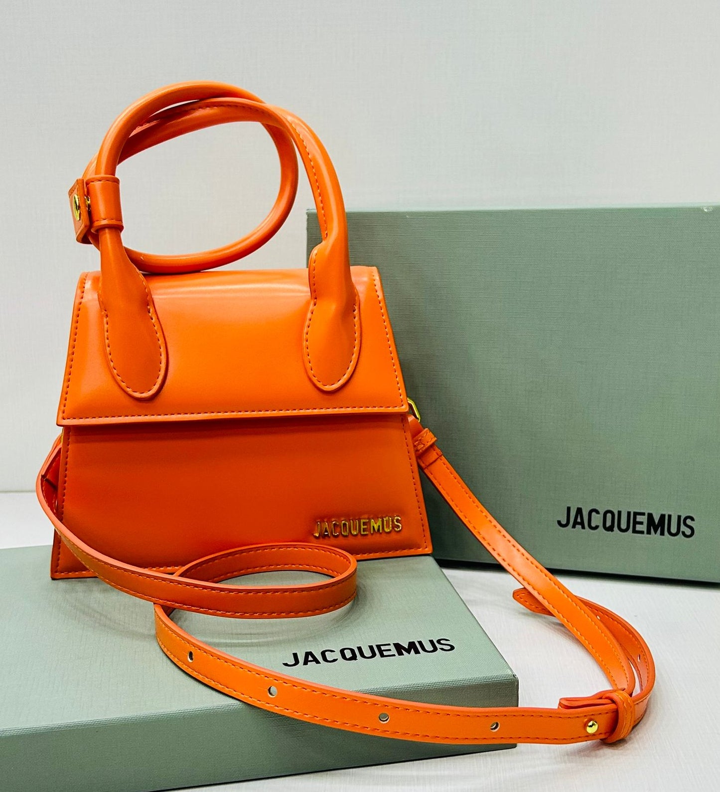 J-A-C-Q-U-E-M-U-S Le Grand Chiquito Tote – Luxe Mini Statement Women Bag (Orange)