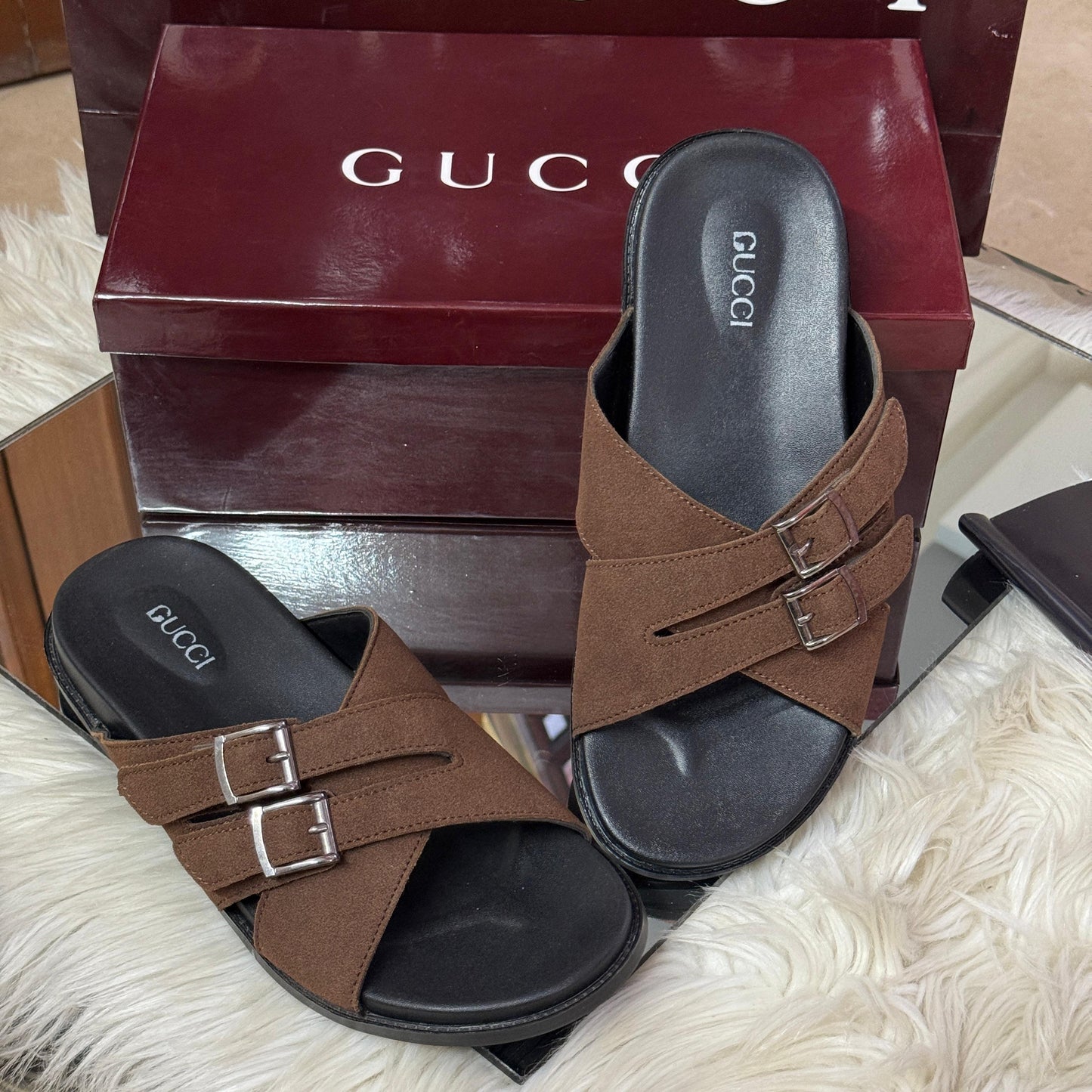 G-U-C-C-I Unisex Slippers – Stylish Comfort Edition (Brown)