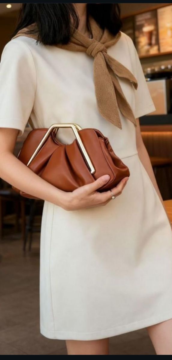 J-W P-E-I Lila Metal Frame Clutch – Elegant Women Bag (Brown)