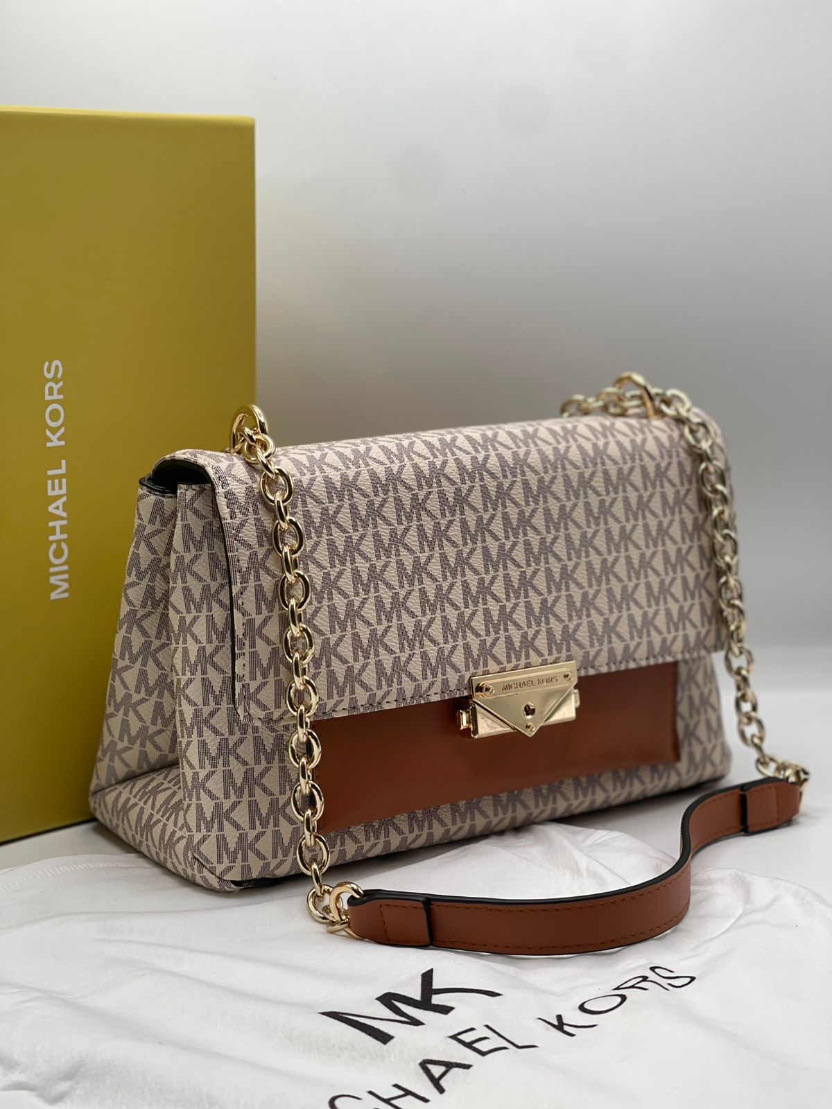 M-I-C-H-A-E-L K-O-R-S Cece Medium Logo Shoulder Women Bag – Signature Edition (White)