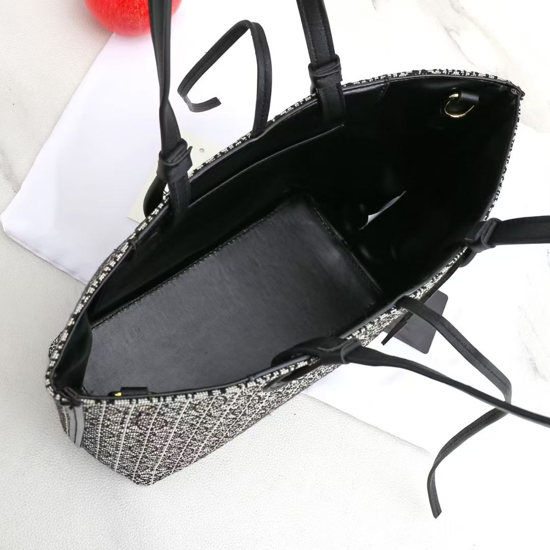 L-O-E-W-E Tote Women Bag – Master Edition (Black-1)