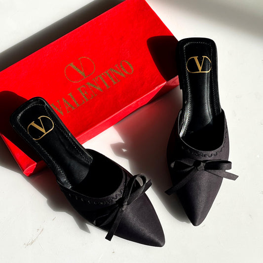 V-A-L-E-N-T-I-N-O Flat Slippers – Elegant Women Footwear (Black)