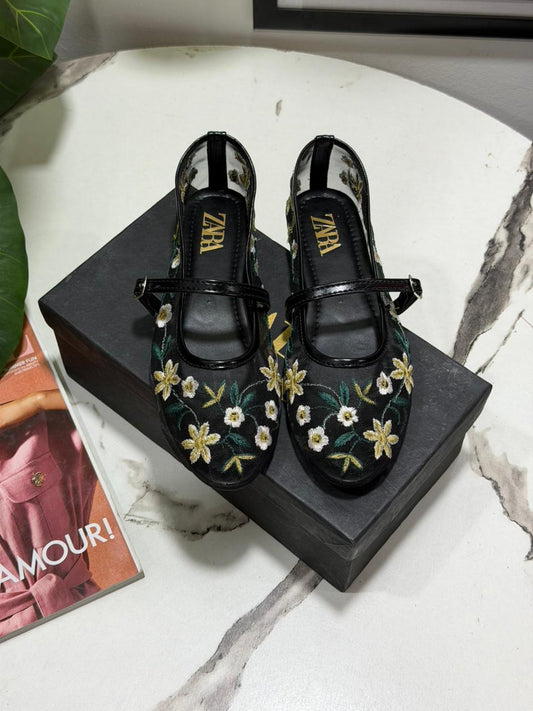 Z-A-R-A Net Pearl Embroidered Flats – Elegant Women Footwear (Black/Gold)