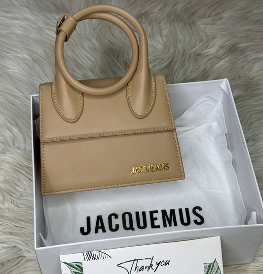 J-A-C-Q-U-E-M-U-S Le Grand Chiquito Tote – Luxe Mini Statement Women Bag (Beige-1)
