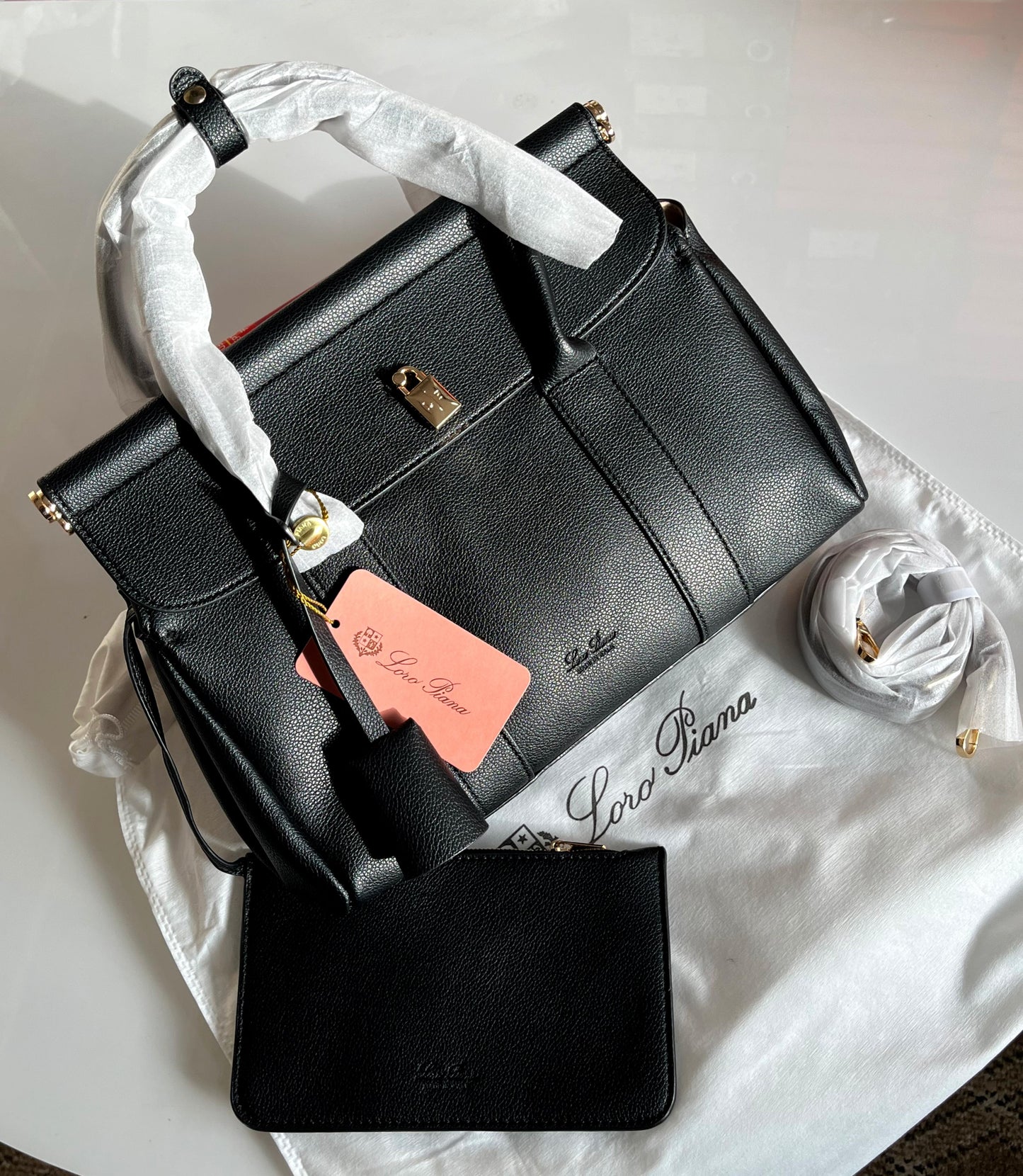 L-O-R-O P-I-A-N-A Loom Bag L32 – Refined Carry Women Bag (Black)