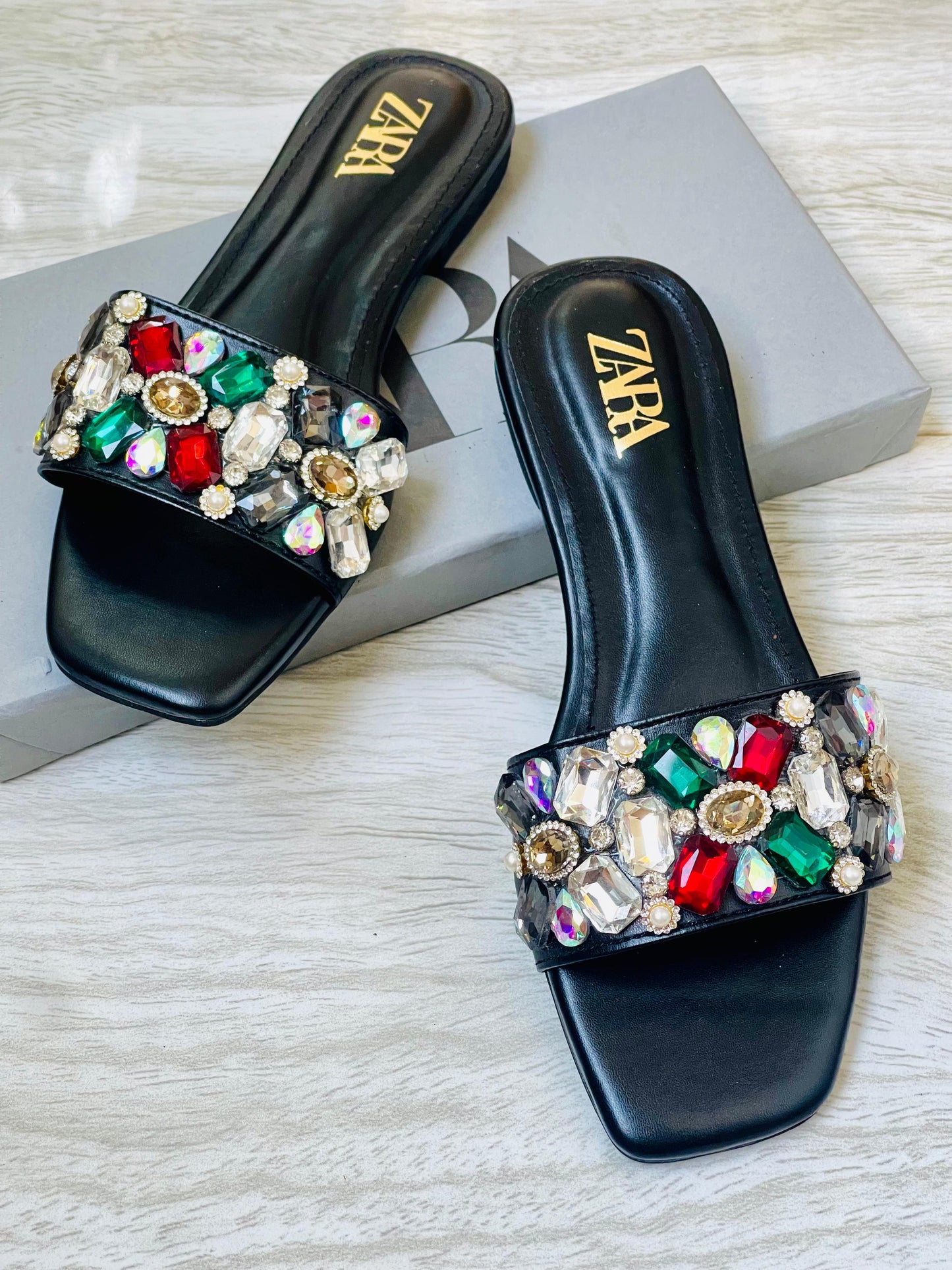 Z-A-R-A Stones Bunch Flats – Sparkle Comfort Women Footwear (Black)