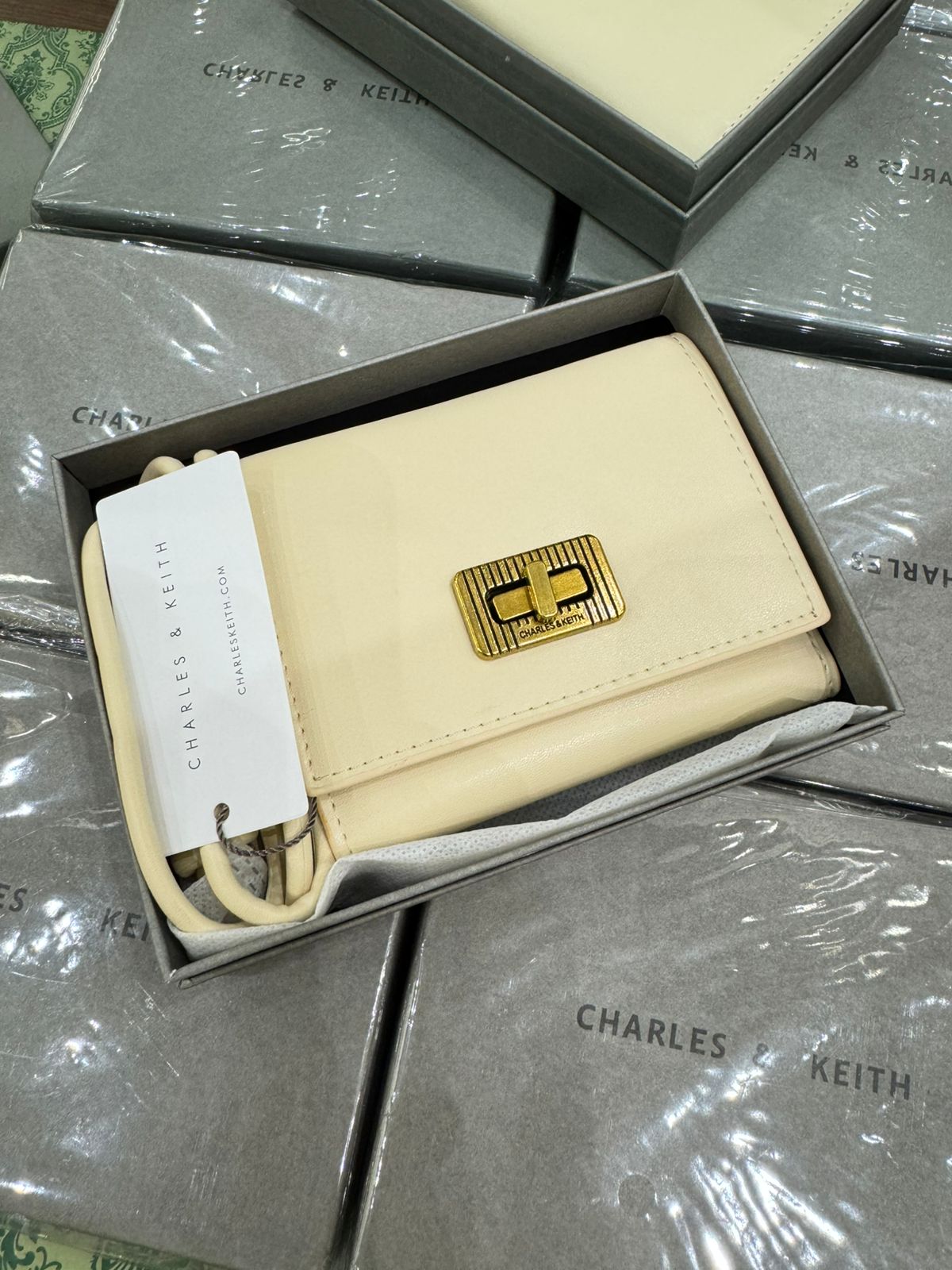 C-H-A-R-L-E-S & K-E-I-T-H Edna Turn-Lock Wallet – Knotted Strap Women Bag (Cream)