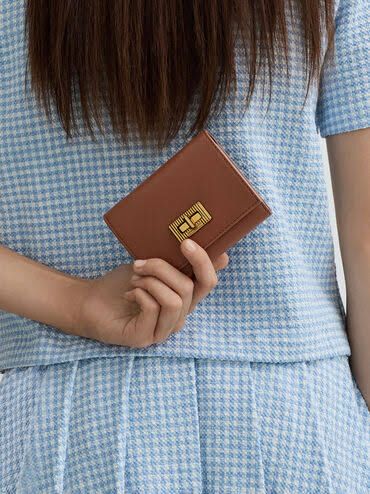 C-H-A-R-L-E-S & K-E-I-T-H Edna Turn-Lock Wallet – Knotted Strap Women Bag (Brown)