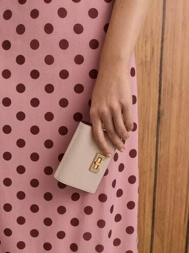 C-H-A-R-L-E-S & K-E-I-T-H Edna Turn-Lock Wallet – Knotted Strap Women Bag (Cream)