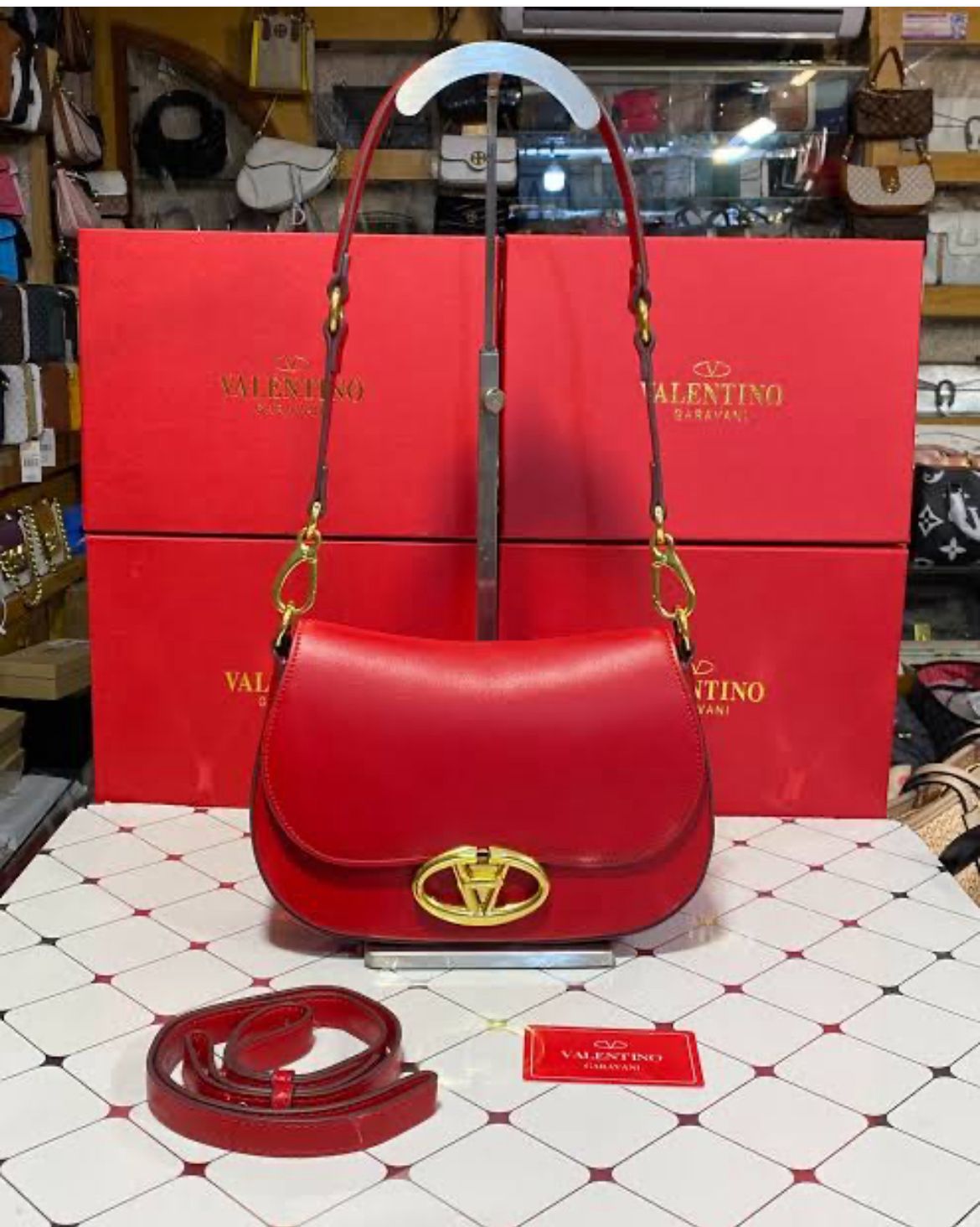 V-A-L-E-N-T-I-N-O G-A-R-A-V-A-N-I ‘OHVAL’ Small Shoulder Women Bag – Signature Curve Edition (Red)
