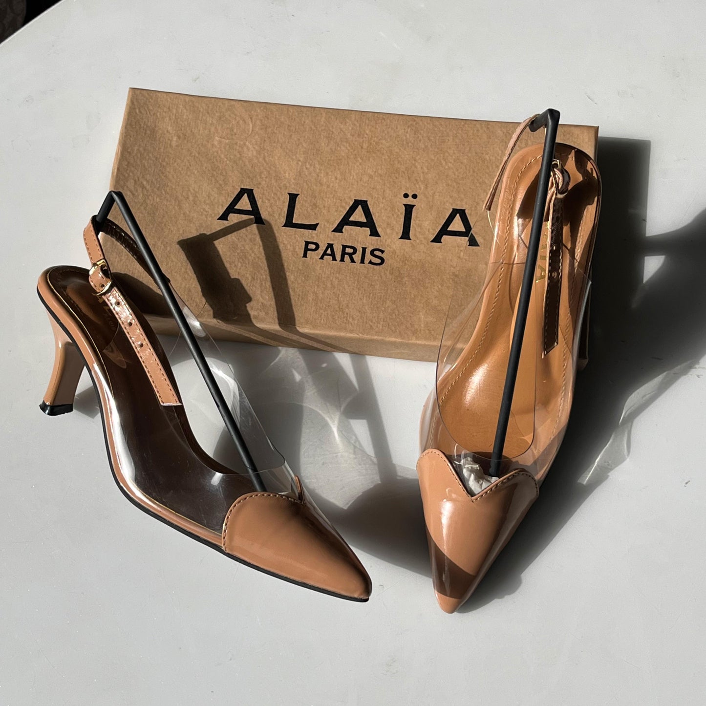 A-L-A-Ï-A Le Cœur Slingbacks – Heartline Patent Women Footwear (Brown-2)