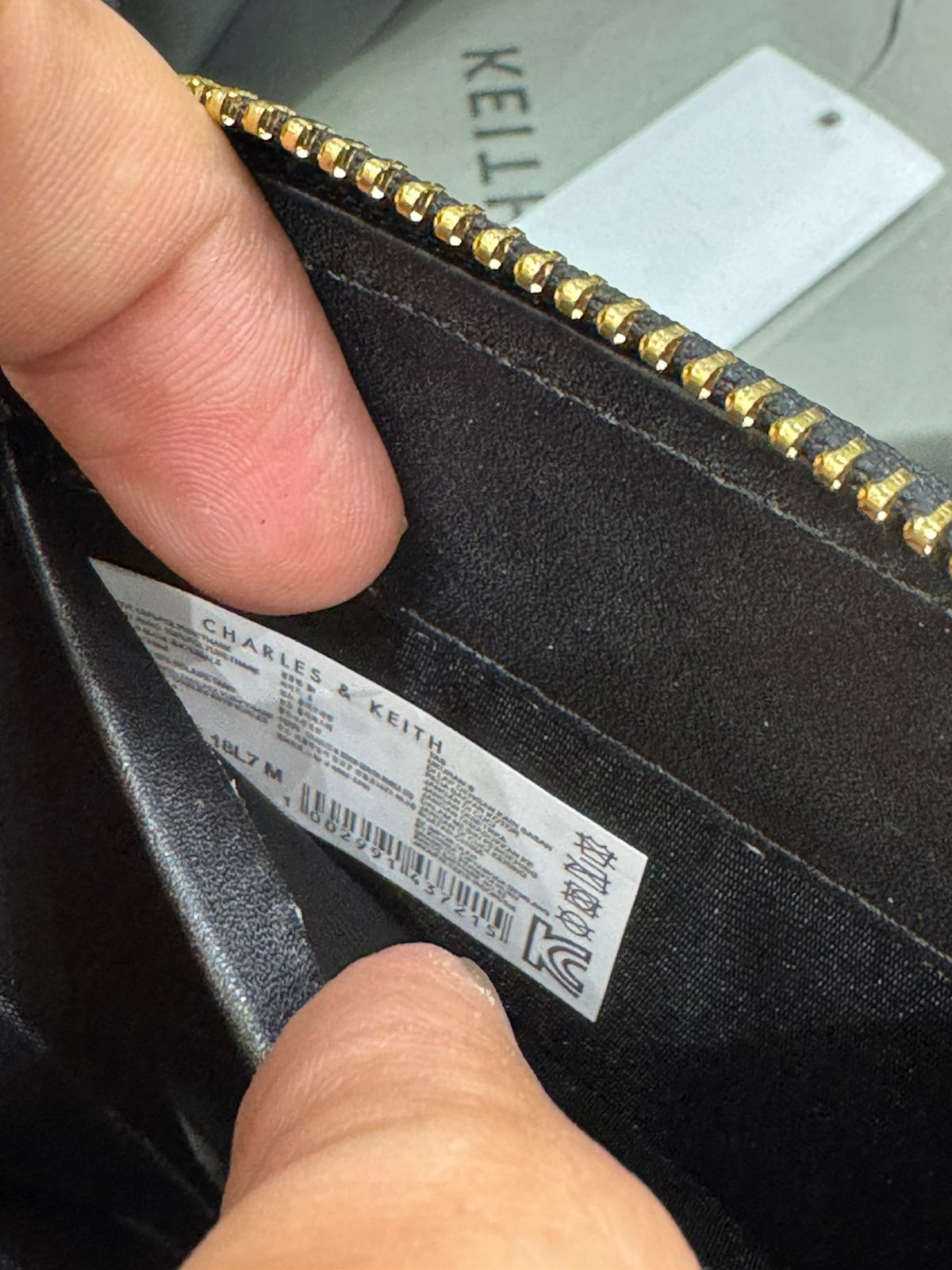 C-H-A-R-L-E-S & K-E-I-T-H Swing Quilted Zip Key Pouch – Travel Smart Women Bag (Black/Gold)