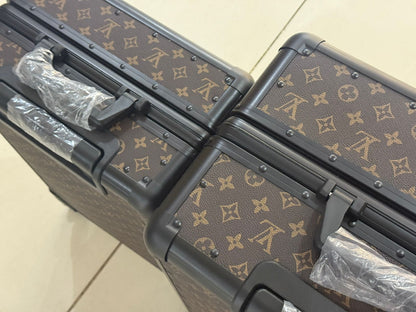 L-O-U-I-S V-U-I-T-T-O-N Monogram Luggage Bags – Travel Luxe Collection (Brown)