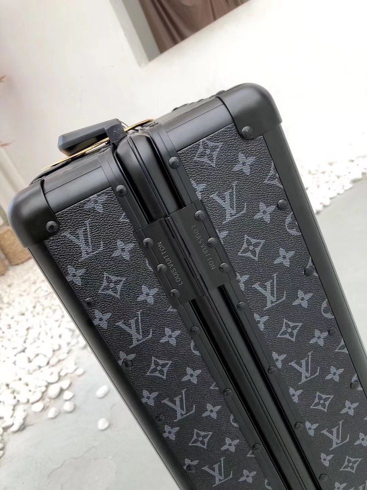 L-O-U-I-S V-U-I-T-T-O-N Monogram Luggage Bags – Travel Luxe Collection (Black/Grey)