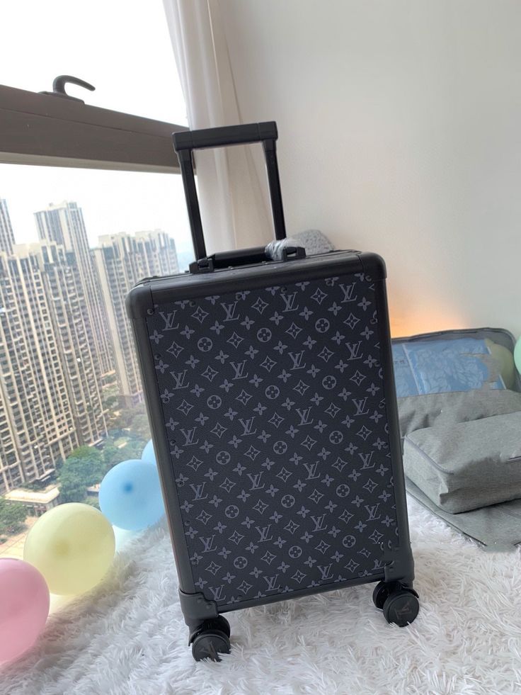 L-O-U-I-S V-U-I-T-T-O-N Monogram Luggage Bags – Travel Luxe Collection (Black/Grey)