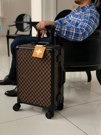 L-O-U-I-S V-U-I-T-T-O-N Monogram Luggage Bags – Travel Luxe Collection (Brown)