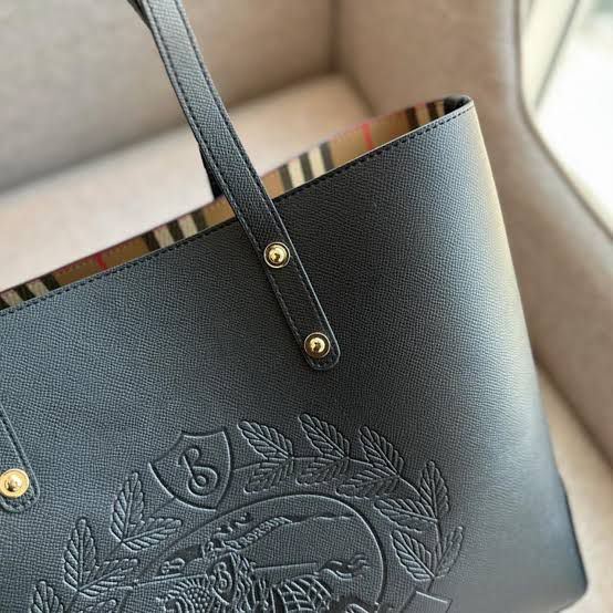 B-U-R-B-E-R-R-Y Crest Tote – Reversible Luxe Women Bag (Black)