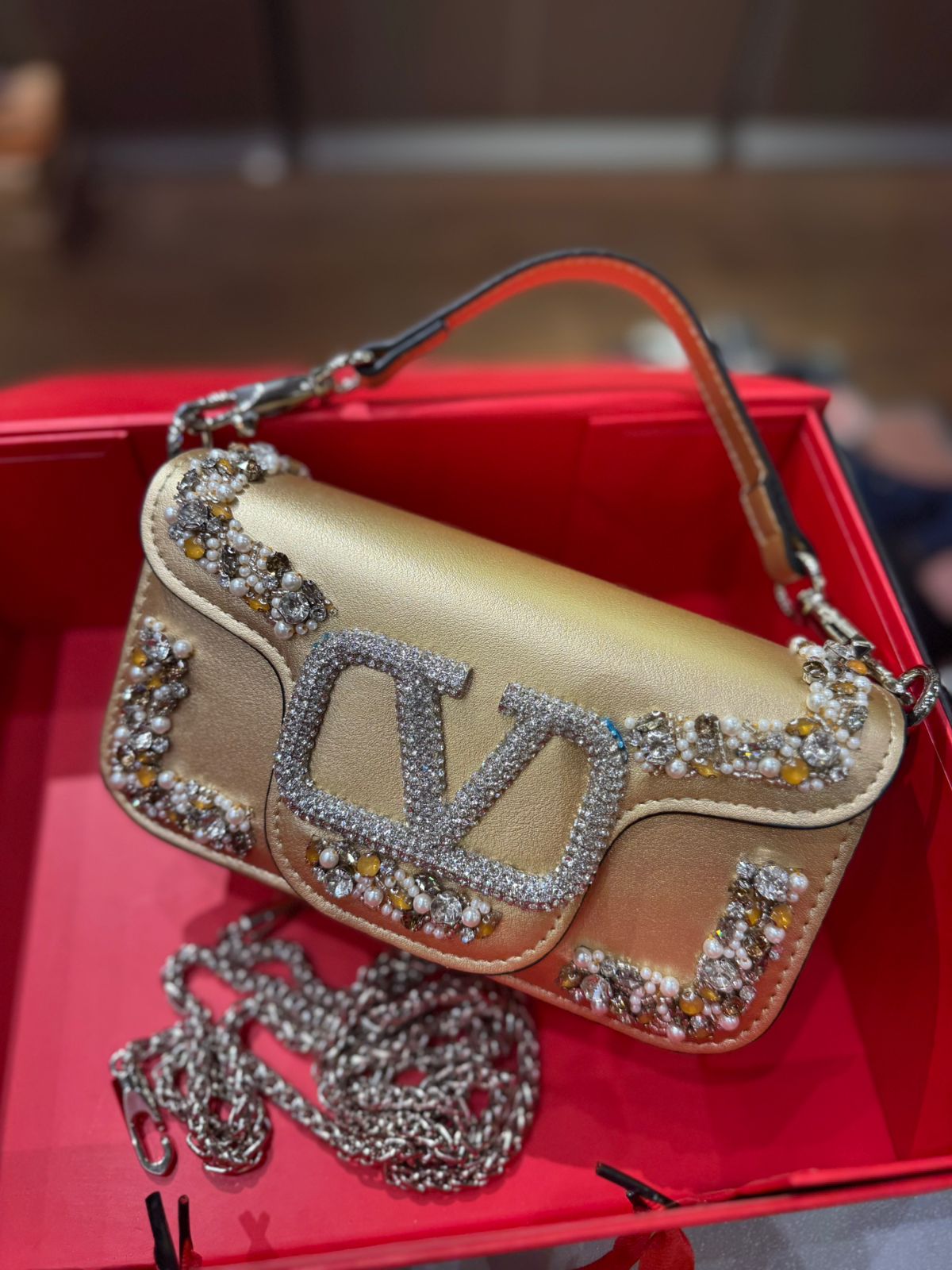 V-A-L-E-N-T-I-N-O G-A-R-A-V-A-N-I Locò Crystal Shoulder Women Bag – Couture Glam Edition (Gold)