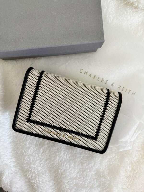 C-H-A-R-L-E-S & K-E-I-T-H Astra Contrast Trim Wallet – Compact Luxe Women Wallet (White)