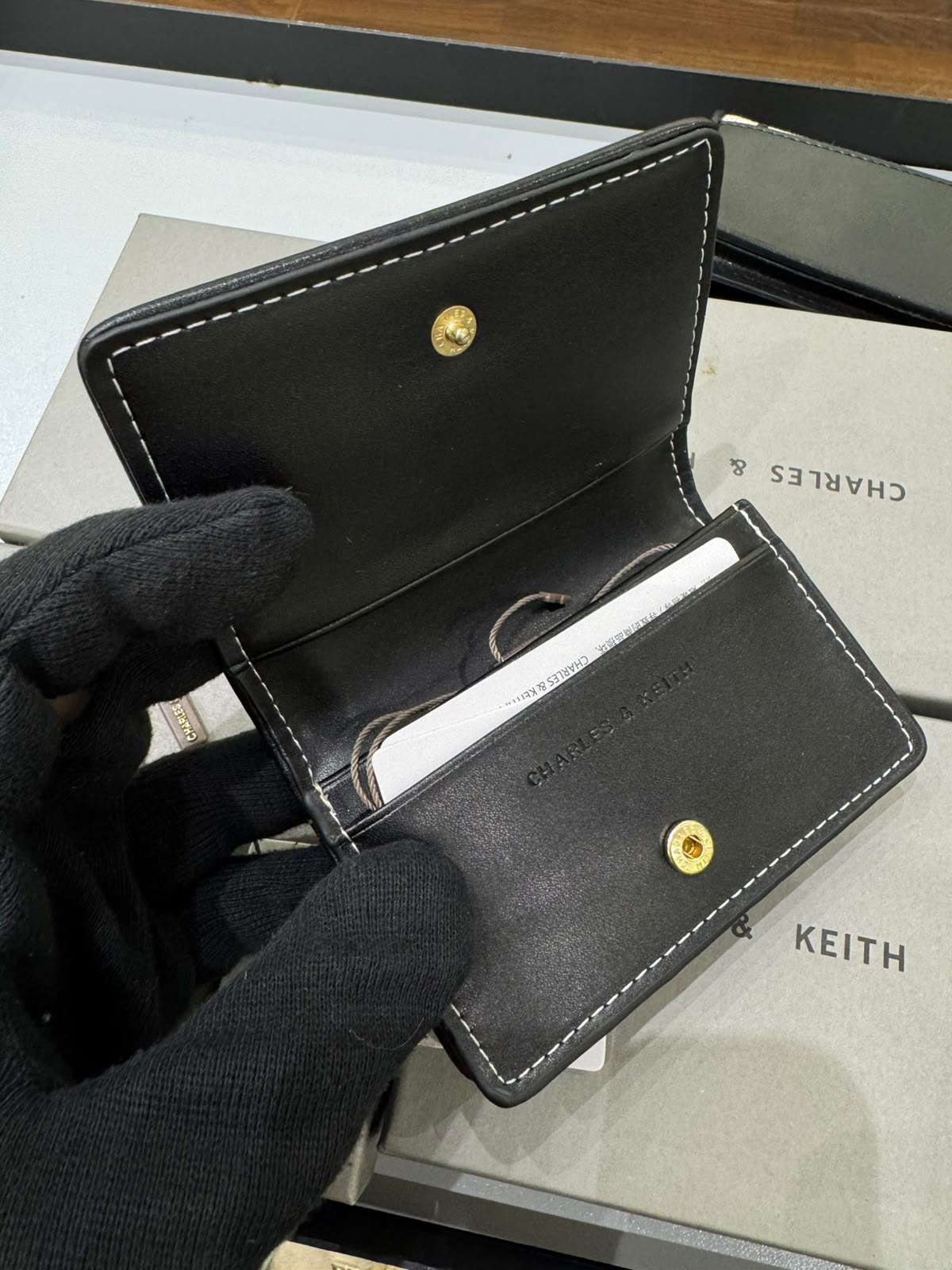 C-H-A-R-L-E-S & K-E-I-T-H Astra Contrast Trim Wallet – Compact Luxe Women Wallet (Black)