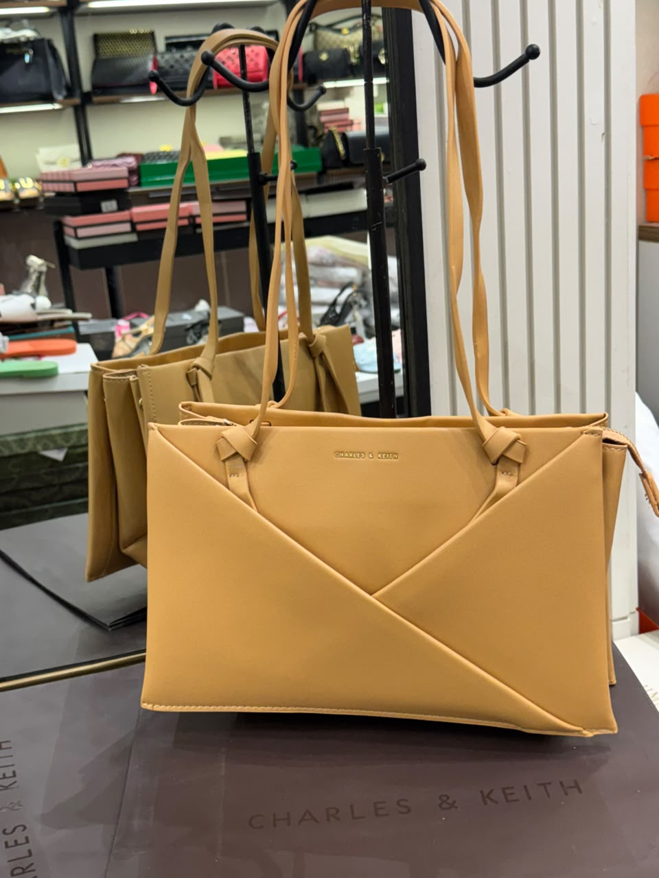 C-H-A-R-L-E-S & K-E-I-T-H Midori Geometric Tote – Modern Luxe Women Bag (Beige)