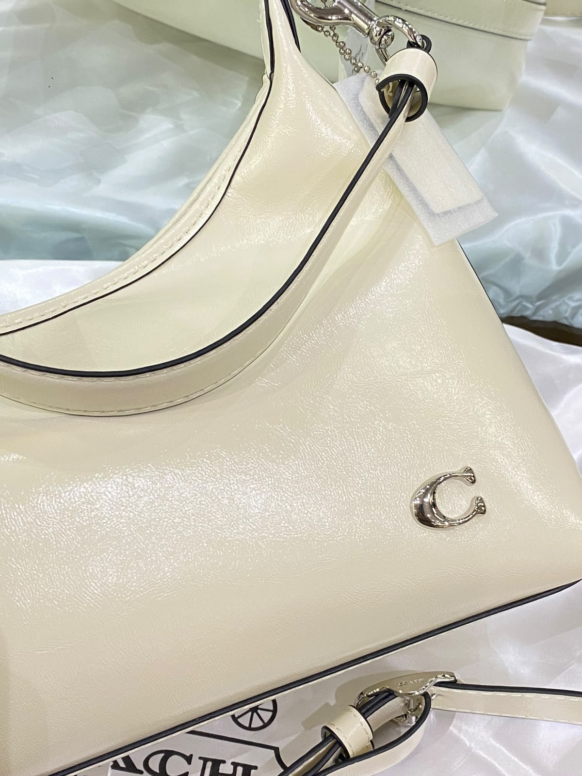 C-O-A-C-H Juliet Shoulder Bag – Everyday Luxe Women Bag (White)