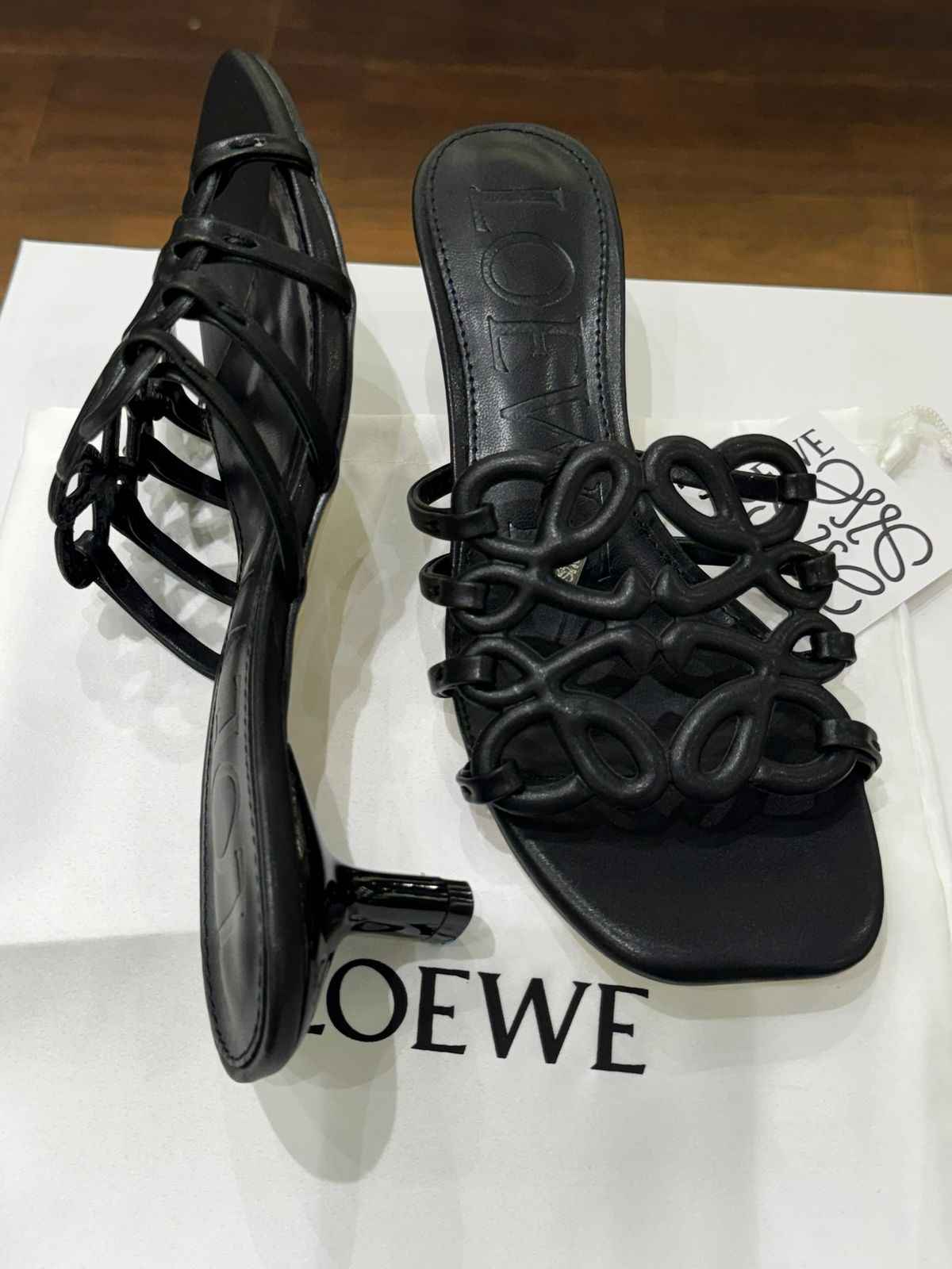 L-O-E-W-E Petal Anagram Slide in Soft Calfskin – Luxury Women Footwear (Black)