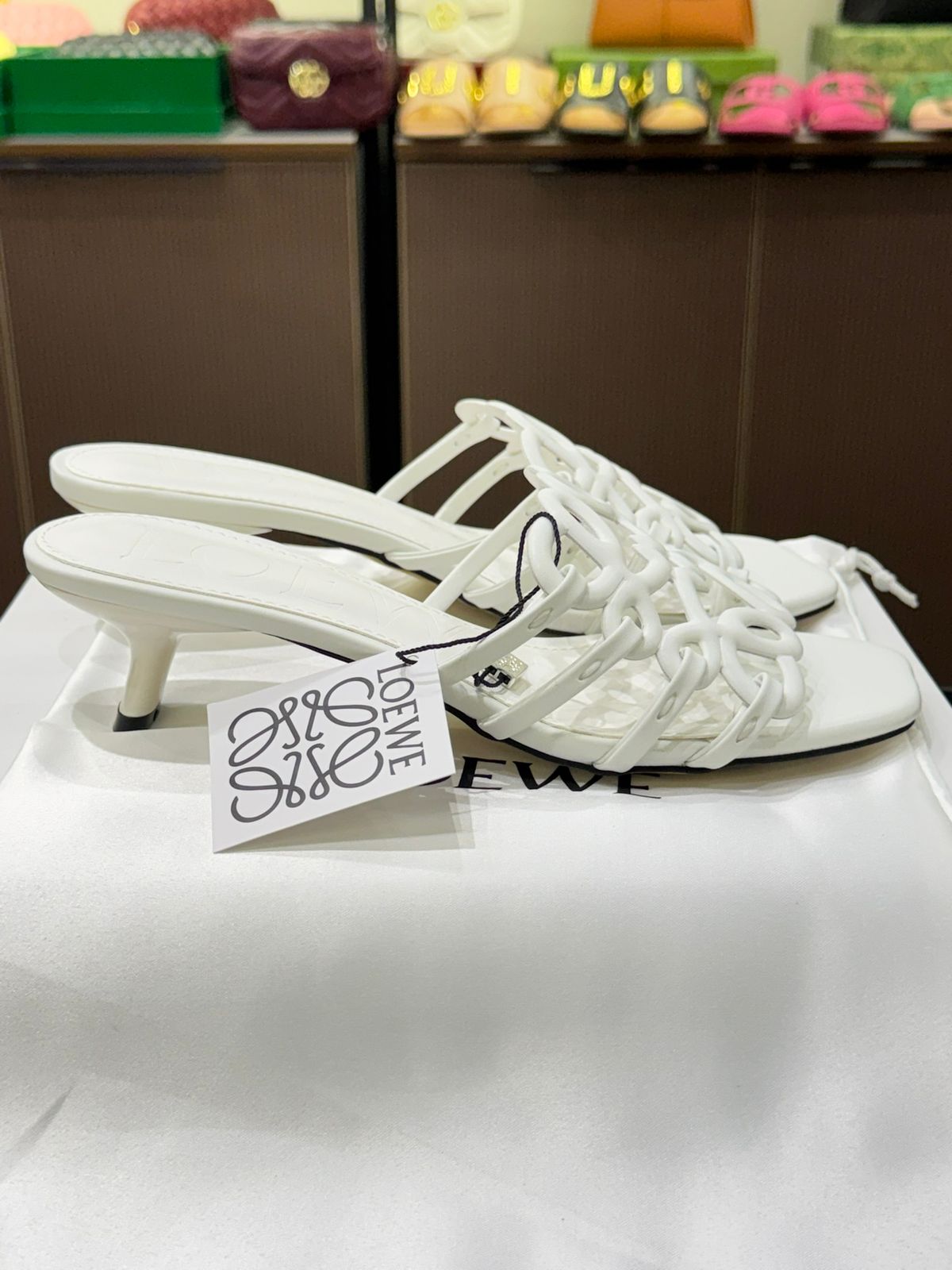 L-O-E-W-E Petal Anagram Slide in Soft Calfskin – Luxury Women Footwear (White)