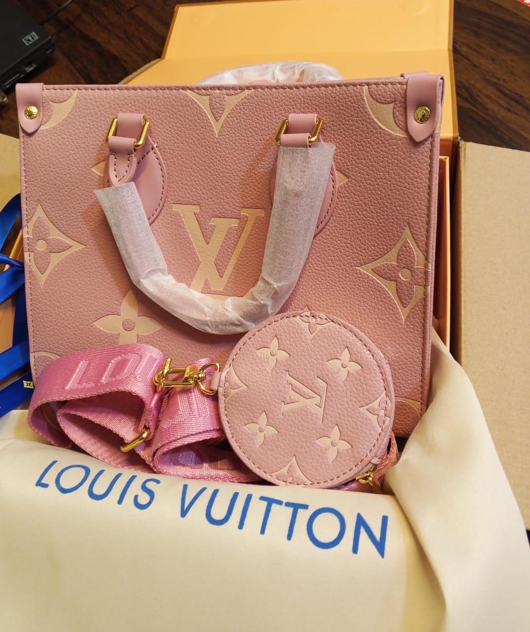 L-O-U-I-S V-U-I-T-T-O-N OnTheGo Handbag with Pouch – 2PC Luxe Women Bag Set (Pink)