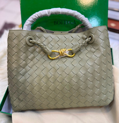 B-O-T-T-E-G-A V-E-N-E-T-A Small Andiamo Bag – Signature Luxe Women Bag (Green-2)