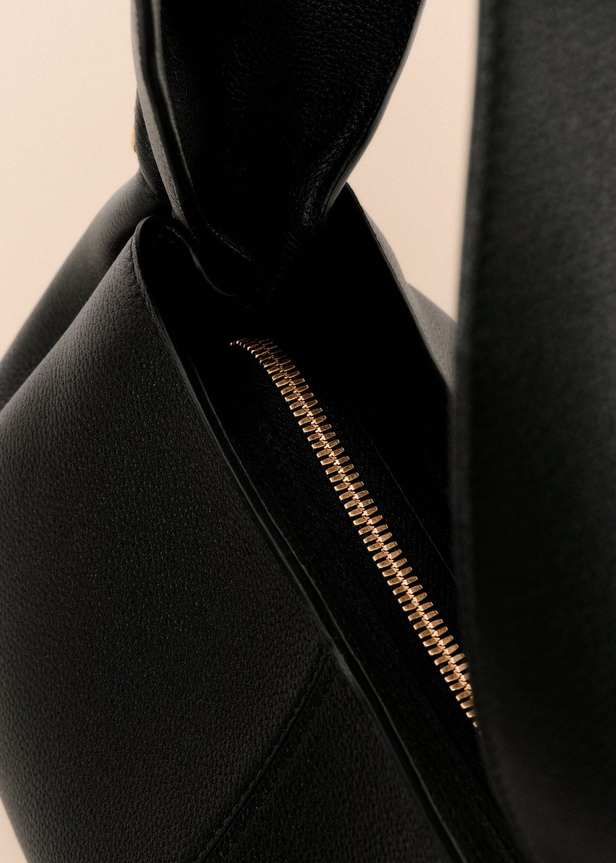P-O-L-E-N-E Numéro Neuf East West – Elegant Luxe Women Bag (Black)