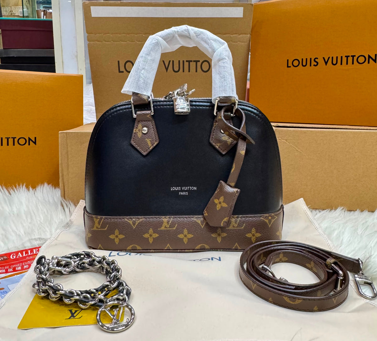 L-O-U-I-S V-U-I-T-T-O-N Monogram Empreinte Alma – Premium Quality Women Bag | Double Box & Dust Bag (Black Brown)