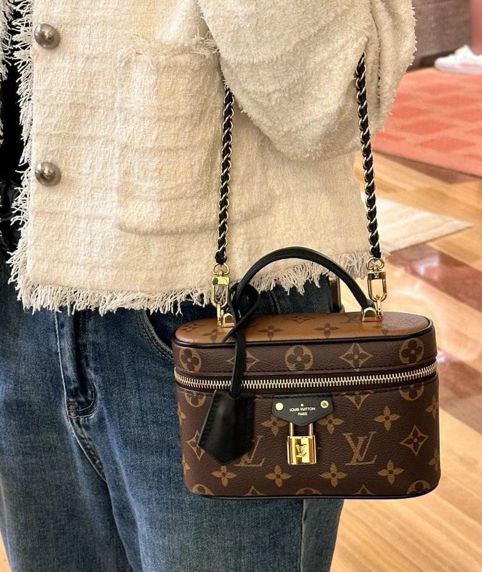 L-O-U-I-S V-U-I-T-T-O-N Reverse Monogram Vanity Chain Pouch – Premium Quality Women Bag | Brand Box & Dust Bag (Beige Brown)