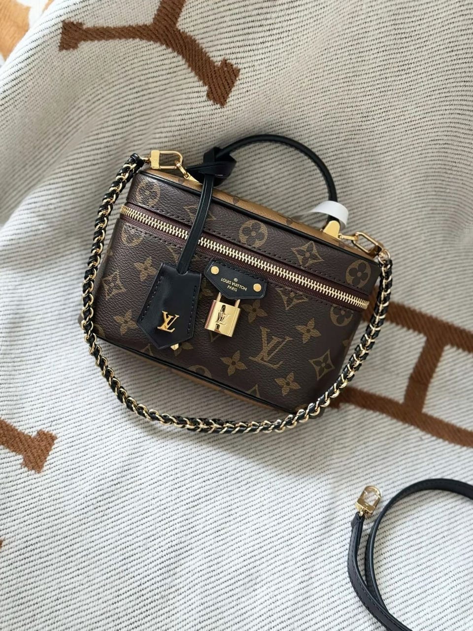 L-O-U-I-S V-U-I-T-T-O-N Reverse Monogram Vanity Chain Pouch – Premium Quality Women Bag | Brand Box & Dust Bag (Beige Brown)