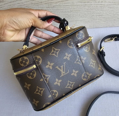 L-O-U-I-S V-U-I-T-T-O-N Reverse Monogram Vanity Chain Pouch – Premium Quality Women Bag | Brand Box & Dust Bag (Beige Brown)