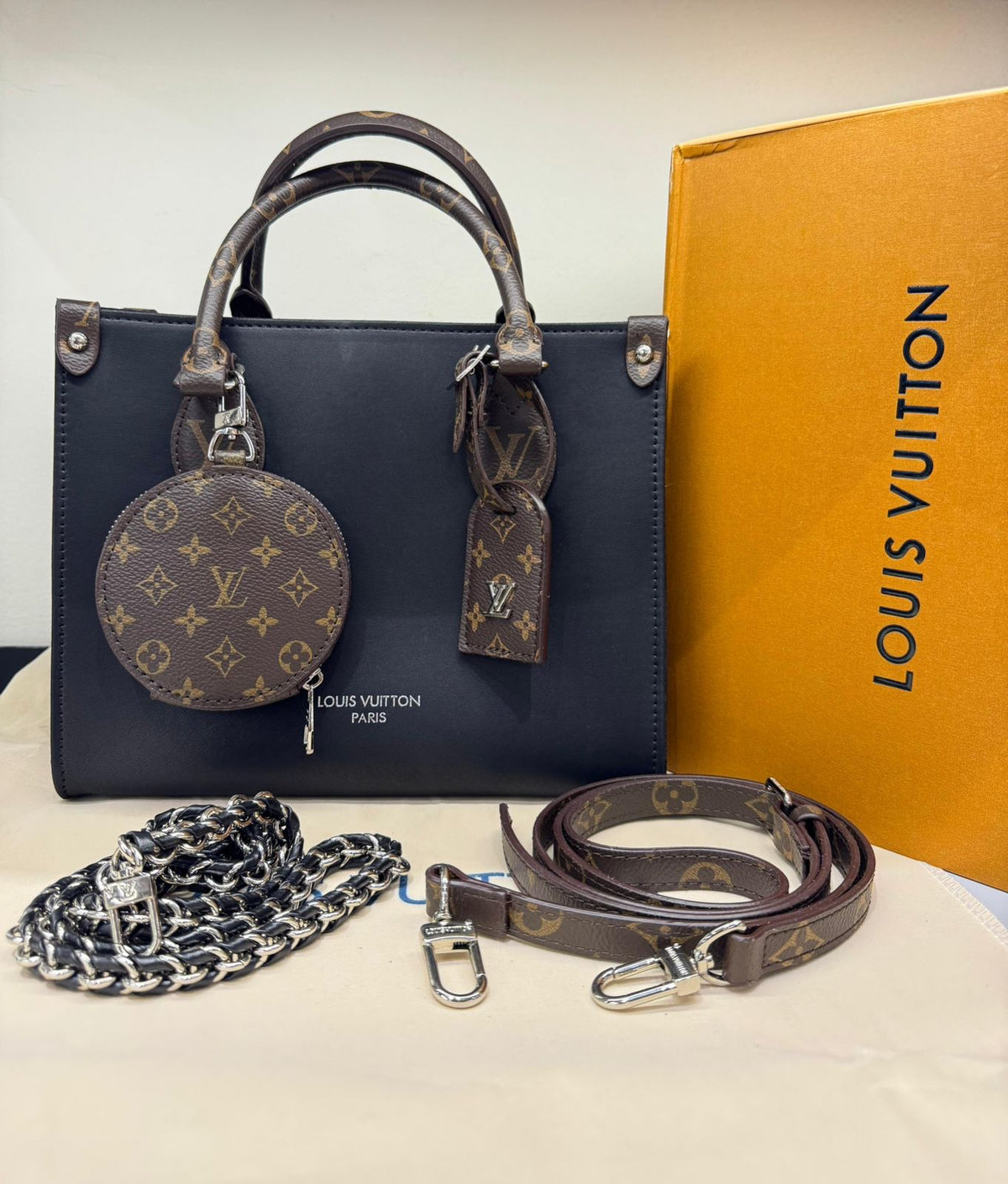 L-O-U-I-S V-U-I-T-T-O-N OnTheGo MM – Bicolour Monogram Empreinte Leather Tote Bag (Black)