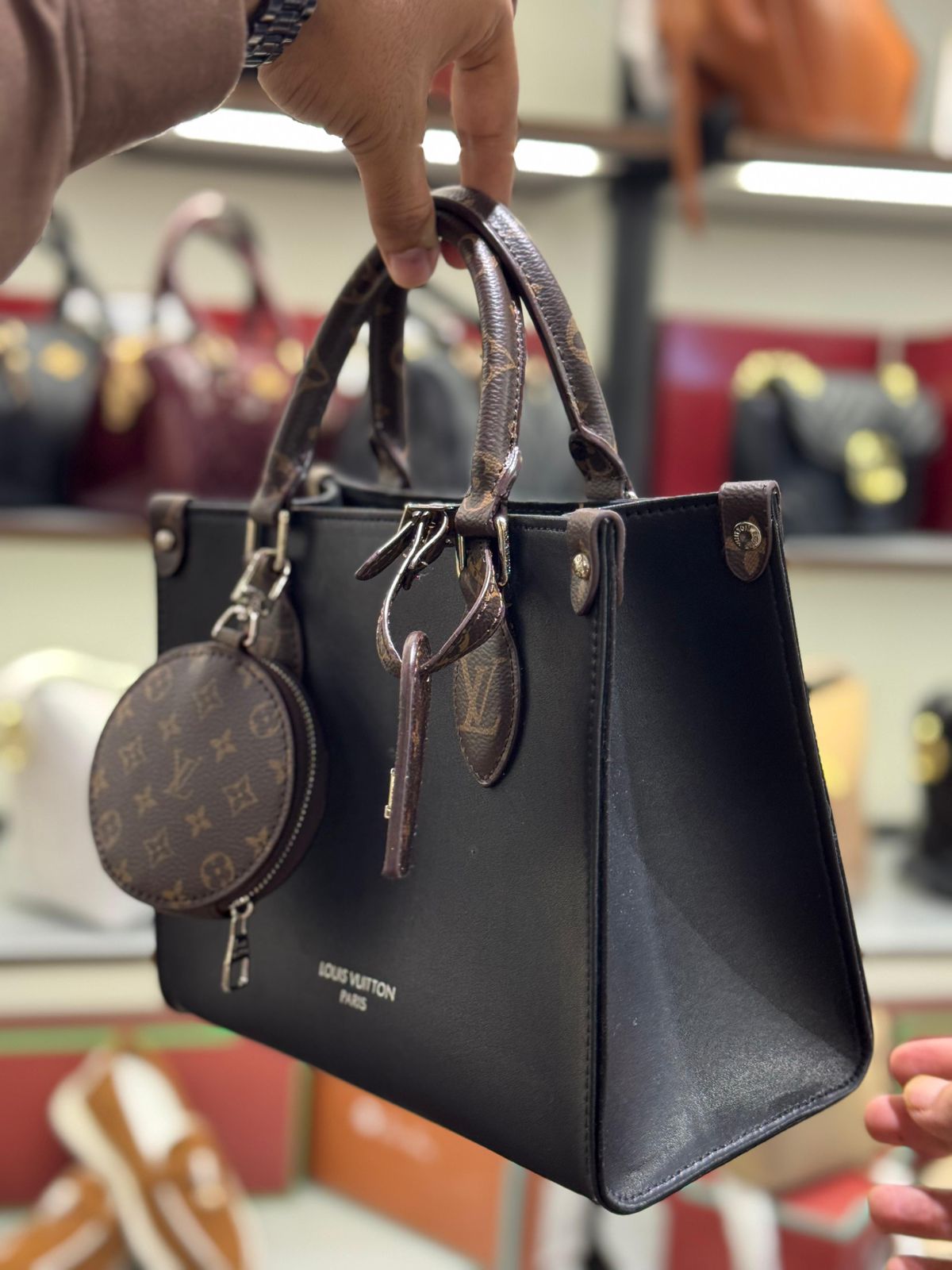 L-O-U-I-S V-U-I-T-T-O-N OnTheGo MM – Bicolour Monogram Empreinte Leather Tote Bag (Black)