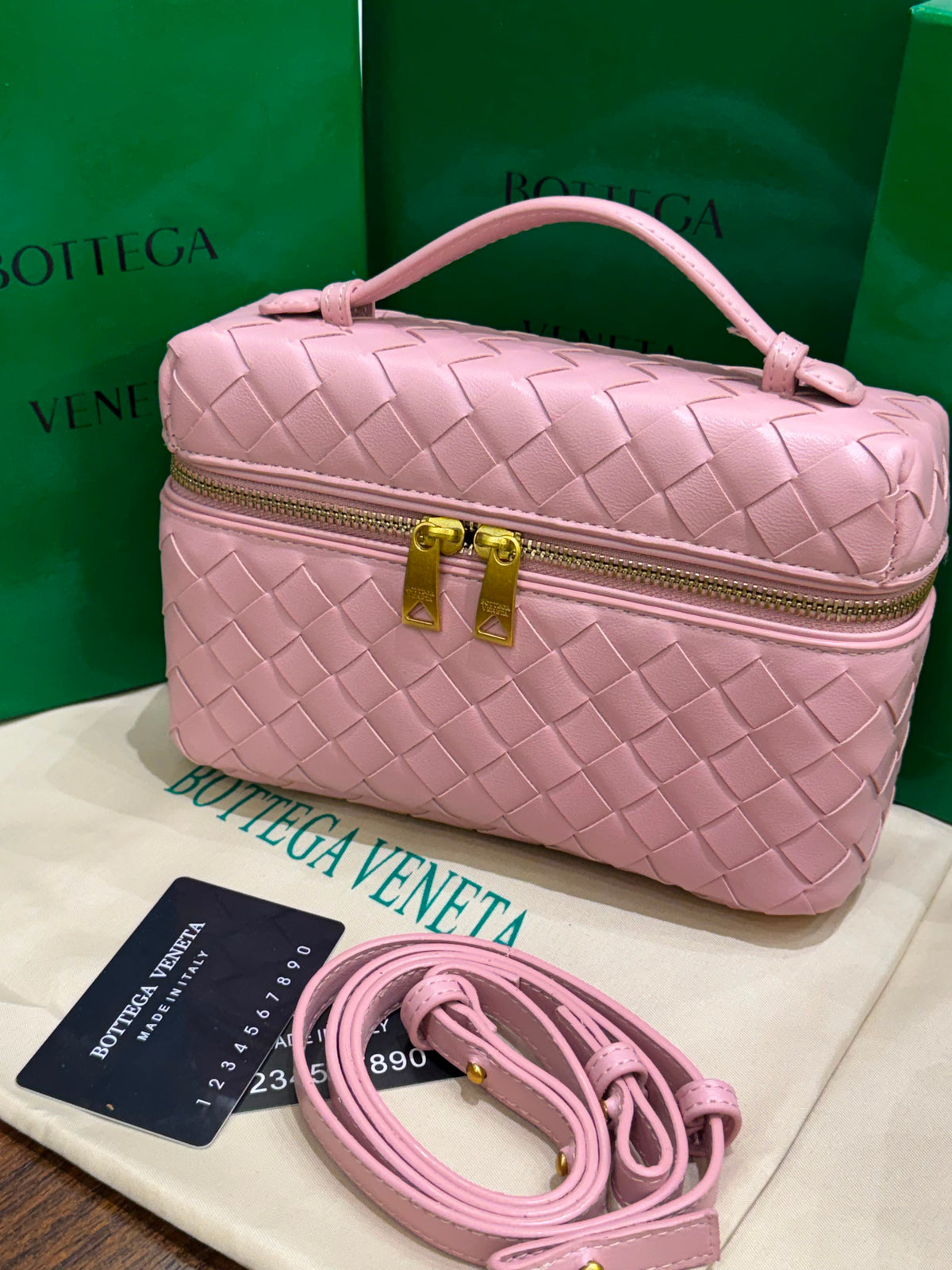 B-O-T-T-E-G-A V-E-N-E-T-A Bang Bang Intrecciato Leather Vanity Case – Luxury Women Bag (Pink)