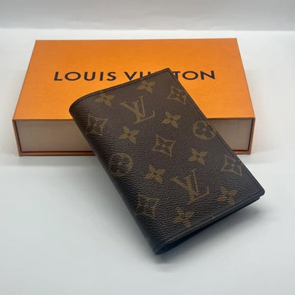 L-O-U-I-S V-U-I-T-T-O-N Passport Cover – Premium Quality Leather (Brown)
